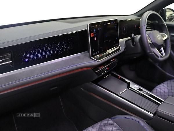 Used VW Passat R-line 150 HP (110 kW) 2025 Black Estate