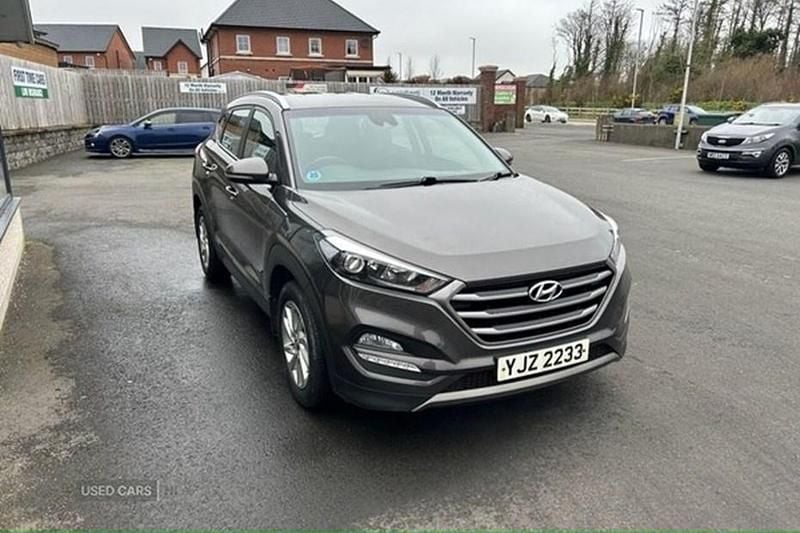 Used Hyundai Tucson SE 185 HP (136 kW) 2016 Grey SUV
