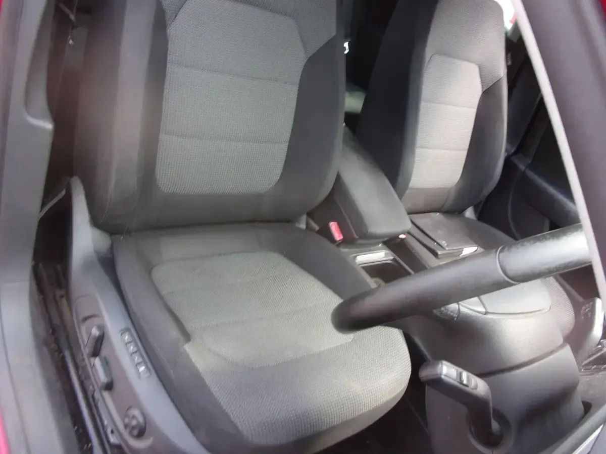 Used VW Passat SE 140 HP (102 kW) 2011 Red Estate