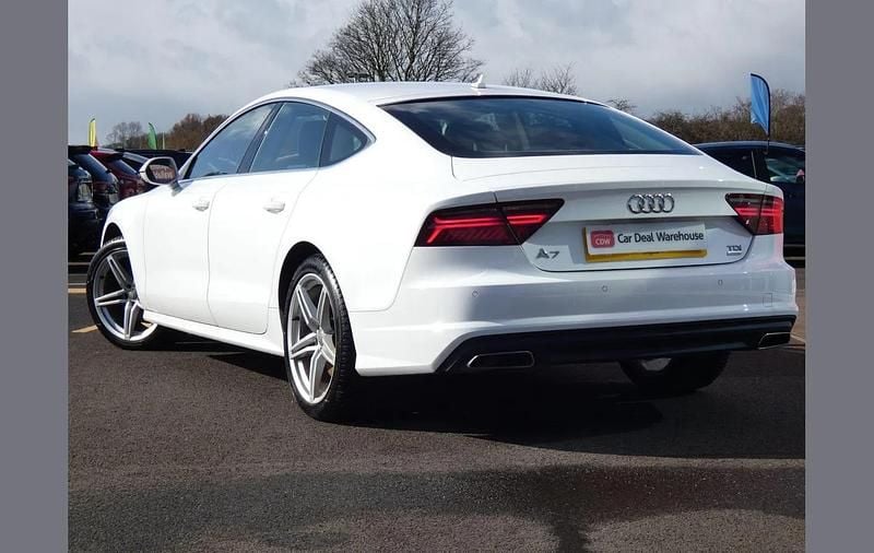 Used Audi A7 Comfort 214 HP (157 kW) 2017 White Hatchback