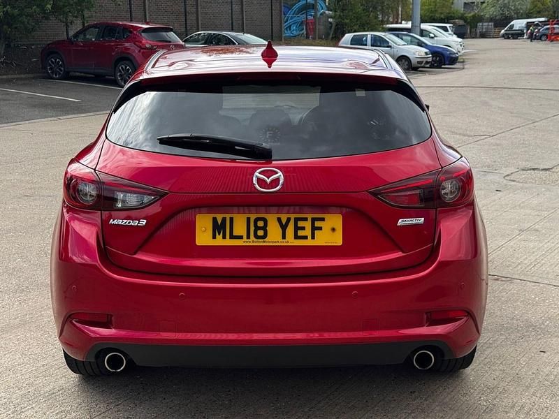 Begagnad Mazda 3 150 HK (110 kW) 2018 Röd Halvkombi