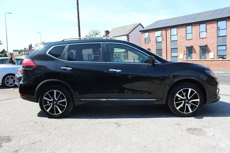 Used Nissan X-Trail Tekna 130 HP (95 kW) 2018 Black SUV