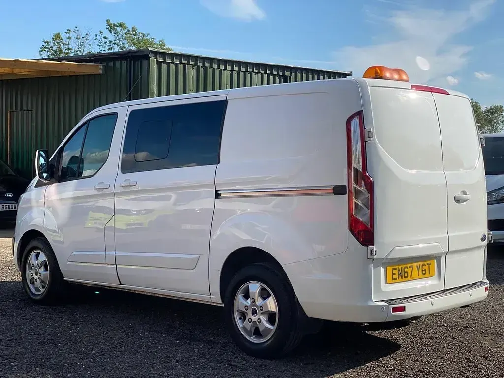 Used Ford Transit Custom Limited 168 HP (123 kW) 2018 White Van