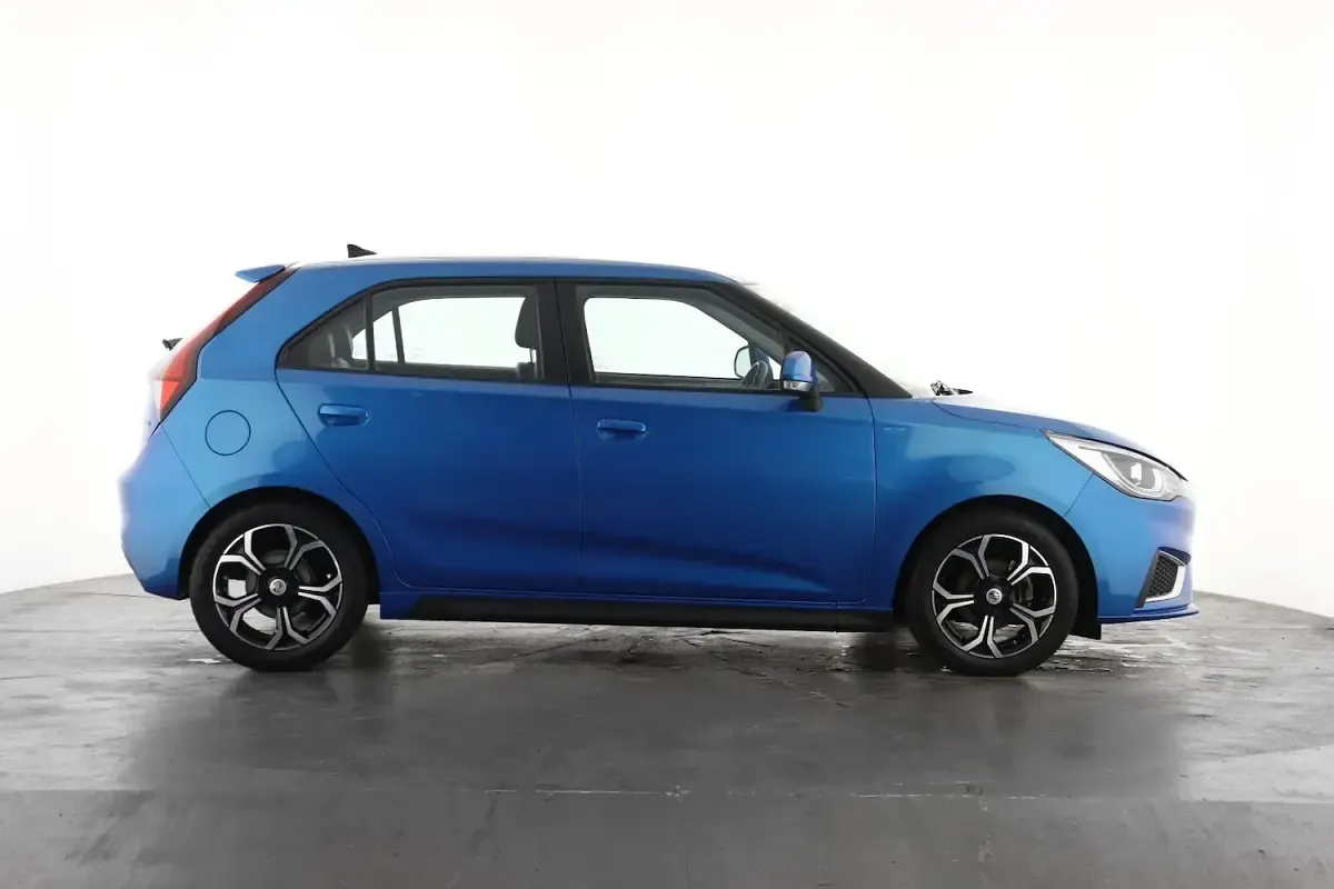 Used MG MG3 Exclusive 106 HP (77 kW) 2023 Blue Hatchback
