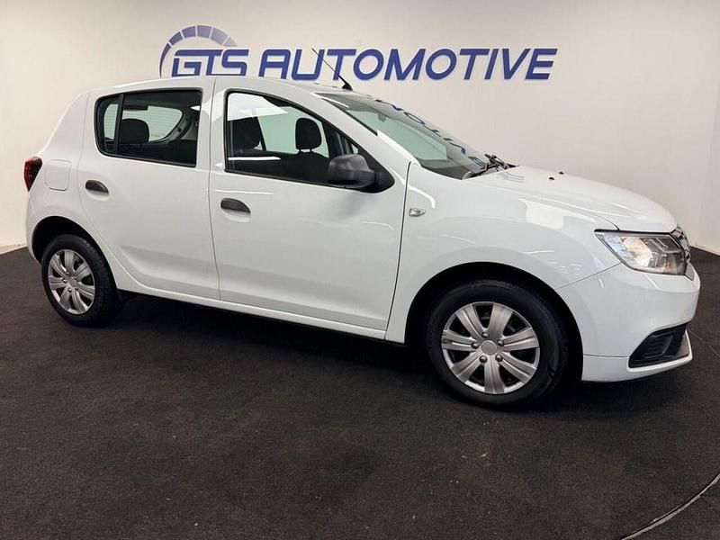 White Used 2018 Dacia Sandero Ambiance Hatchback | £4,690 (Good price) - Image 1/4