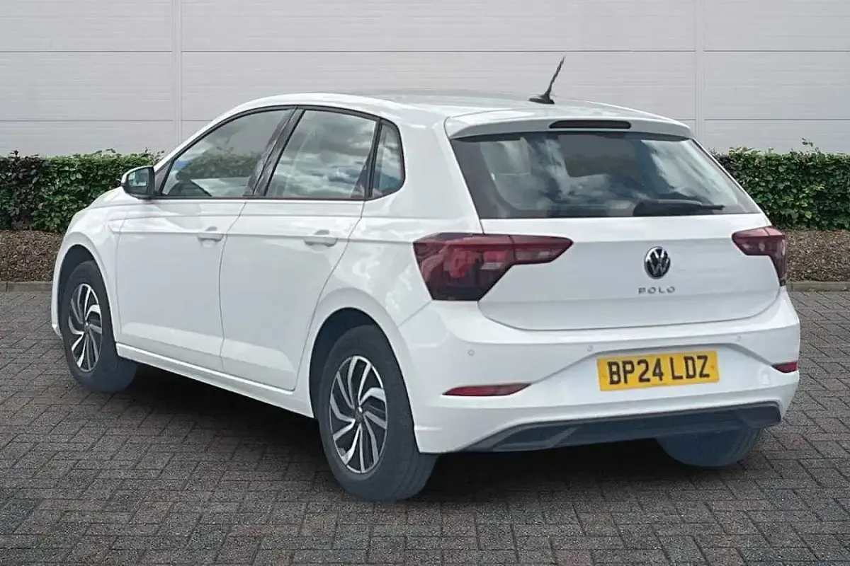 Used VW Polo Life 95 HP (69 kW) 2024 White Hatchback