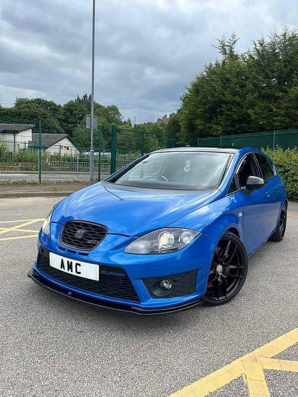 Used Seat Leon CUPRA 371 HP (272 kW) 2012 Blue Hatchback