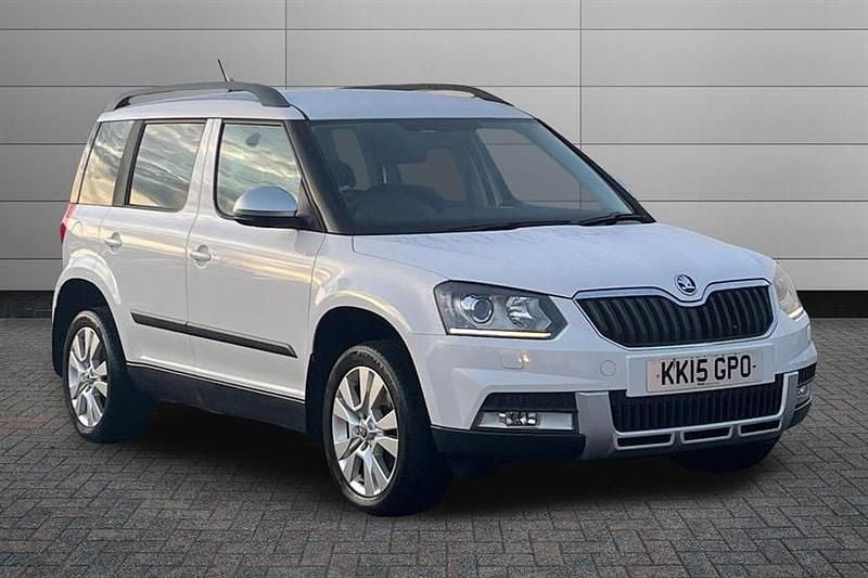 Candy white Used 2015 Skoda Yeti Outdoor SE L SUV | £9,990 (Fair price) - Image 1/4