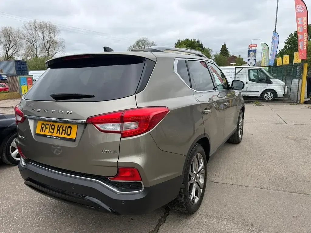 Used SsangYong Rexton 181 HP (133 kW) 2019 Beige SUV