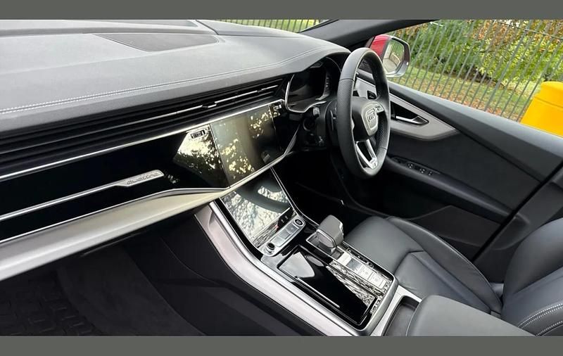 Used Audi Q8 S-Line 340 HP (250 kW) 2025 Red SUV