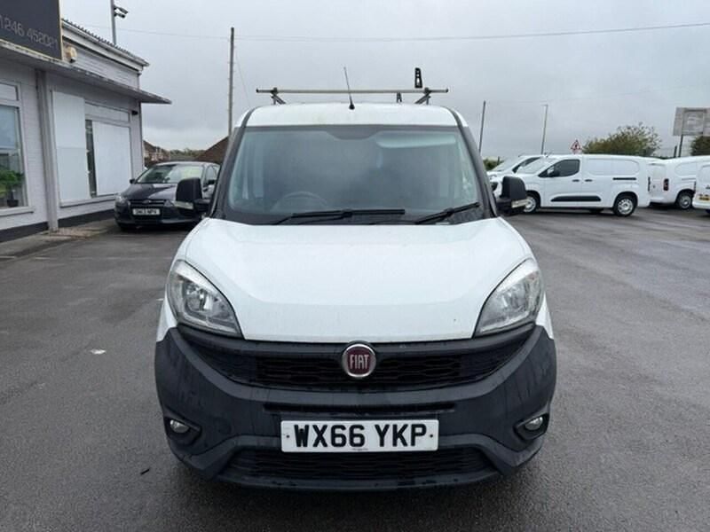 Begagnad Fiat Doblò 90 HK (66 kW) 2016 Vit Minibuss