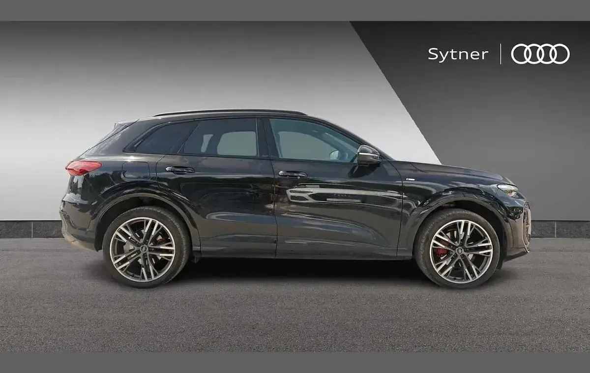 Used Audi Q5 Advanced 200 HP (147 kW) 2025 Black SUV