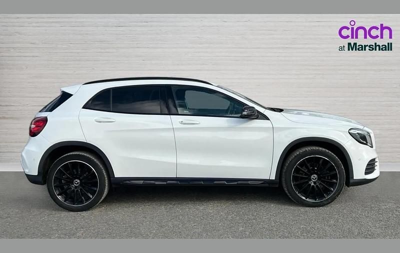 Used Mercedes GLA220 AMG Line Premium 174 HP (127 kW) 2018 White SUV
