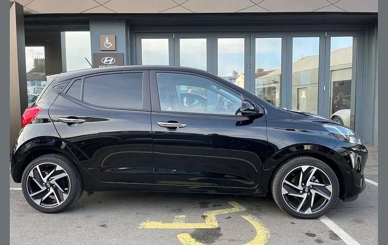 Used Hyundai i10 Premium 77 HP (56 kW) 2025 Black Hatchback