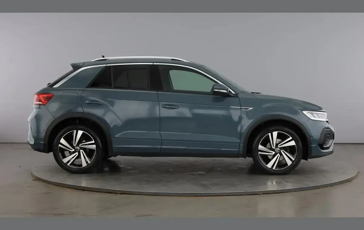 Used VW T-Roc R-line 150 HP (110 kW) 2023 Blue SUV