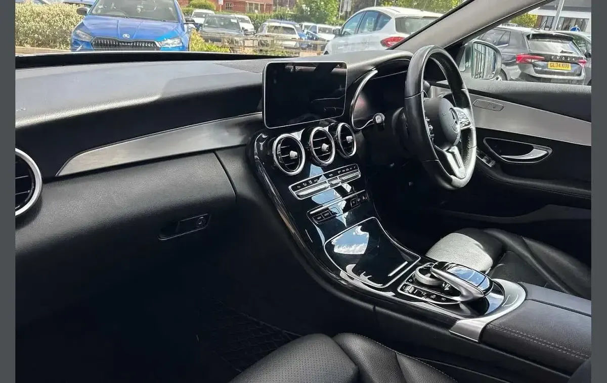 Used Mercedes C200 Premium 180 HP (132 kW) 2019 Grey Sedan