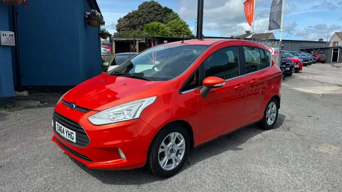 Used Ford B-MAX Zetec 90 HP (66 kW) 2014 Red MPV