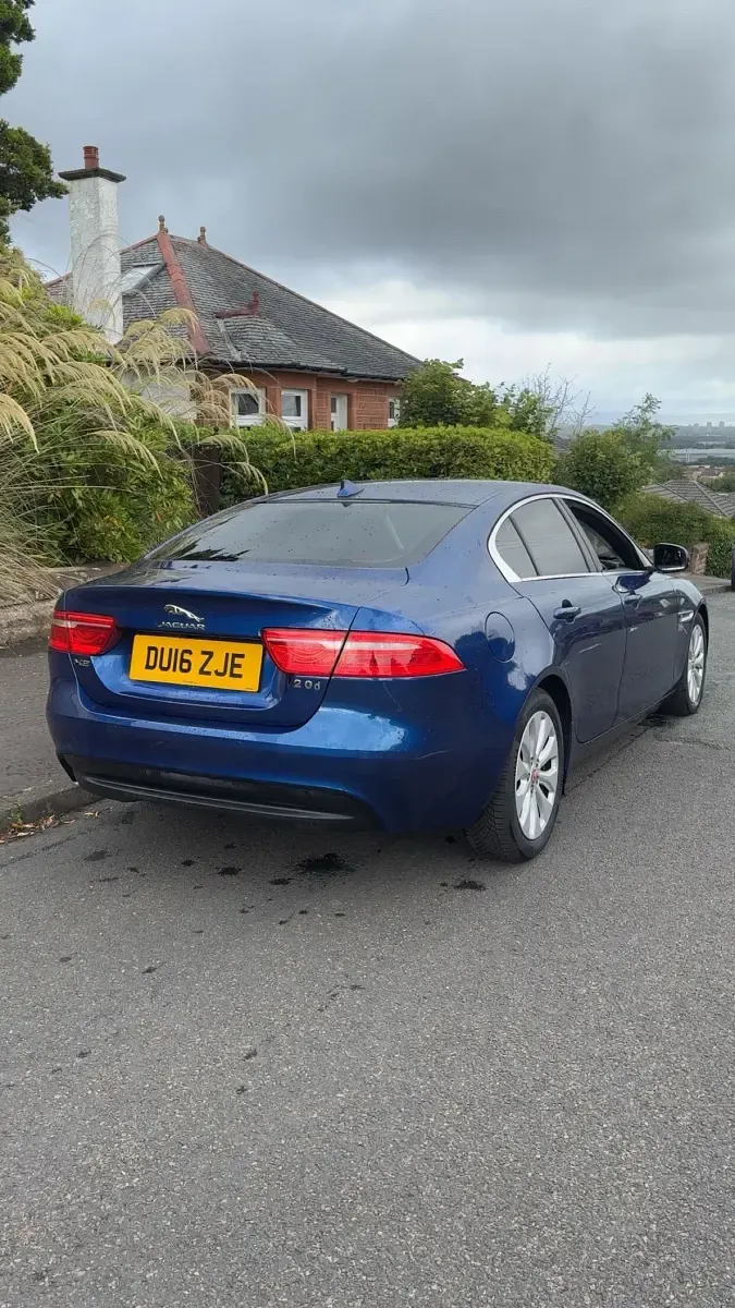 Used Jaguar XE Prestige 163 HP (119 kW) 2016 Blue Sedan