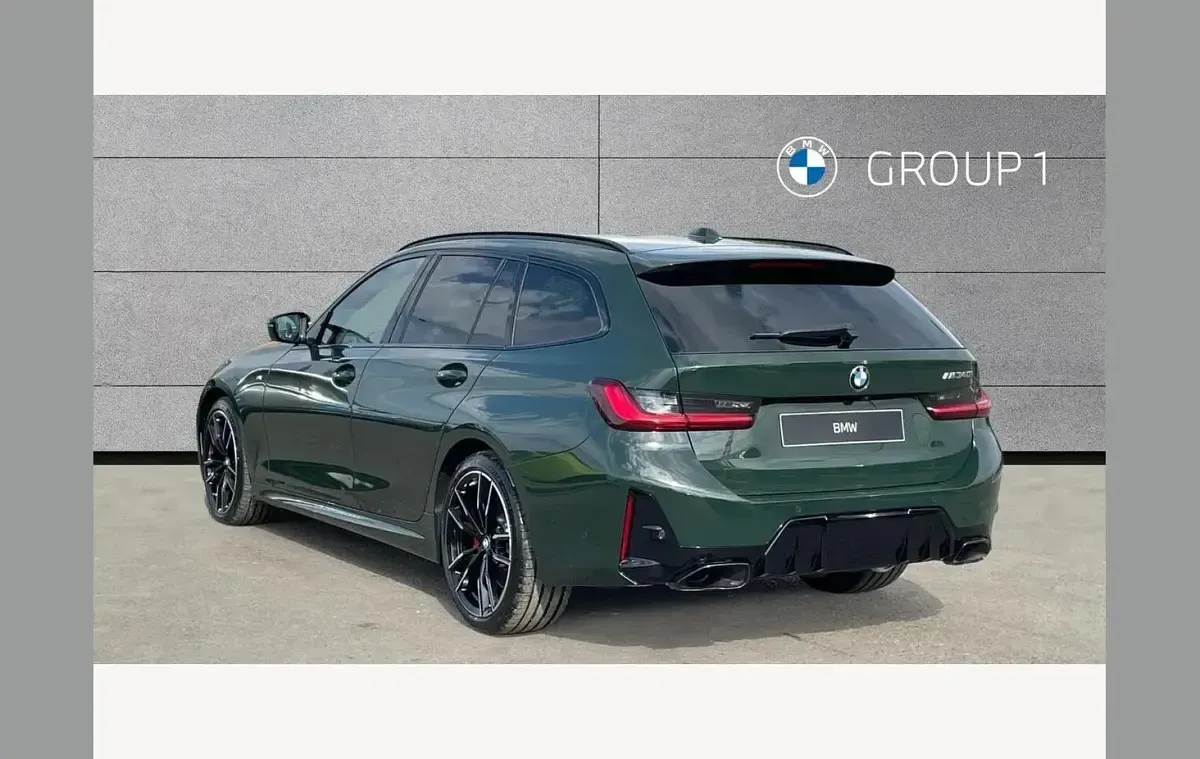 New BMW 502 M Sport 386 HP (283 kW) 2026 Green Estate