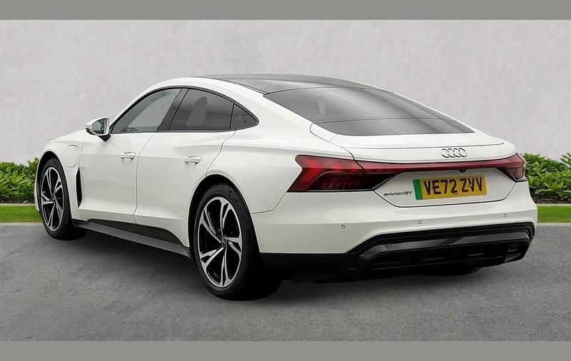 Used Audi e-tron GT quattro Comfort 384 kW (523 HP) 2023 White Sedan