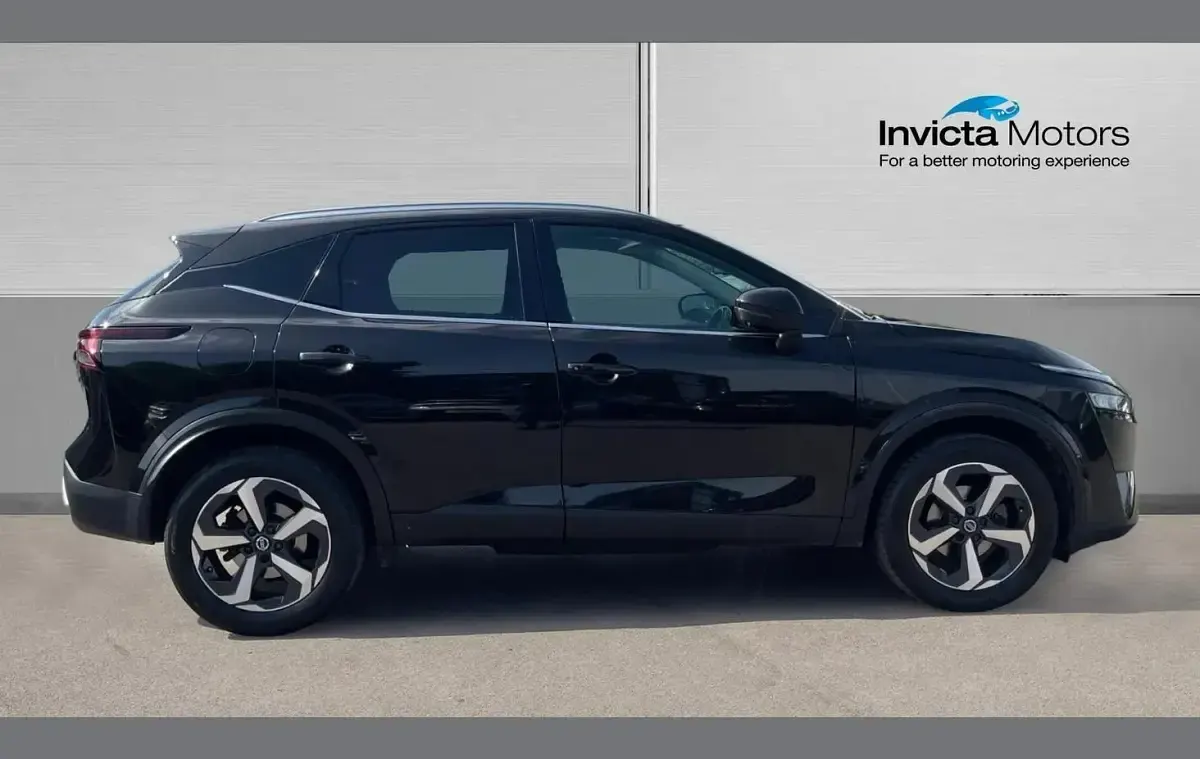 Used Nissan Qashqai N-Connecta 155 HP (114 kW) 2022 Black SUV
