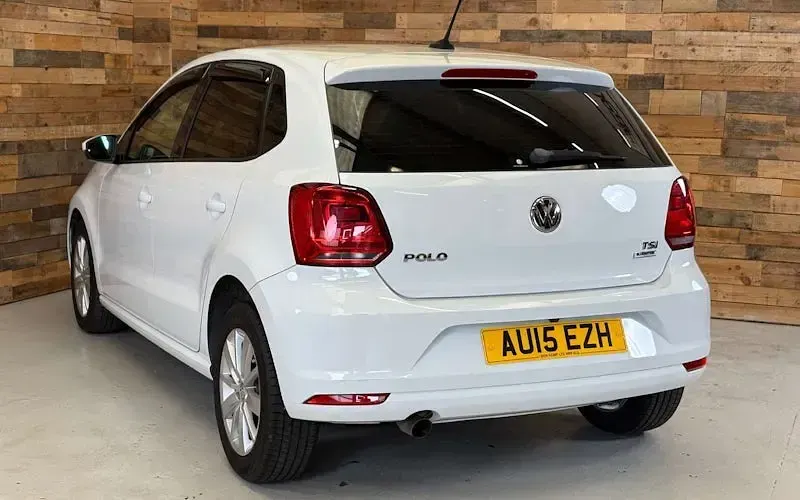 Used VW Polo SE 90 HP (66 kW) 2015 White Hatchback