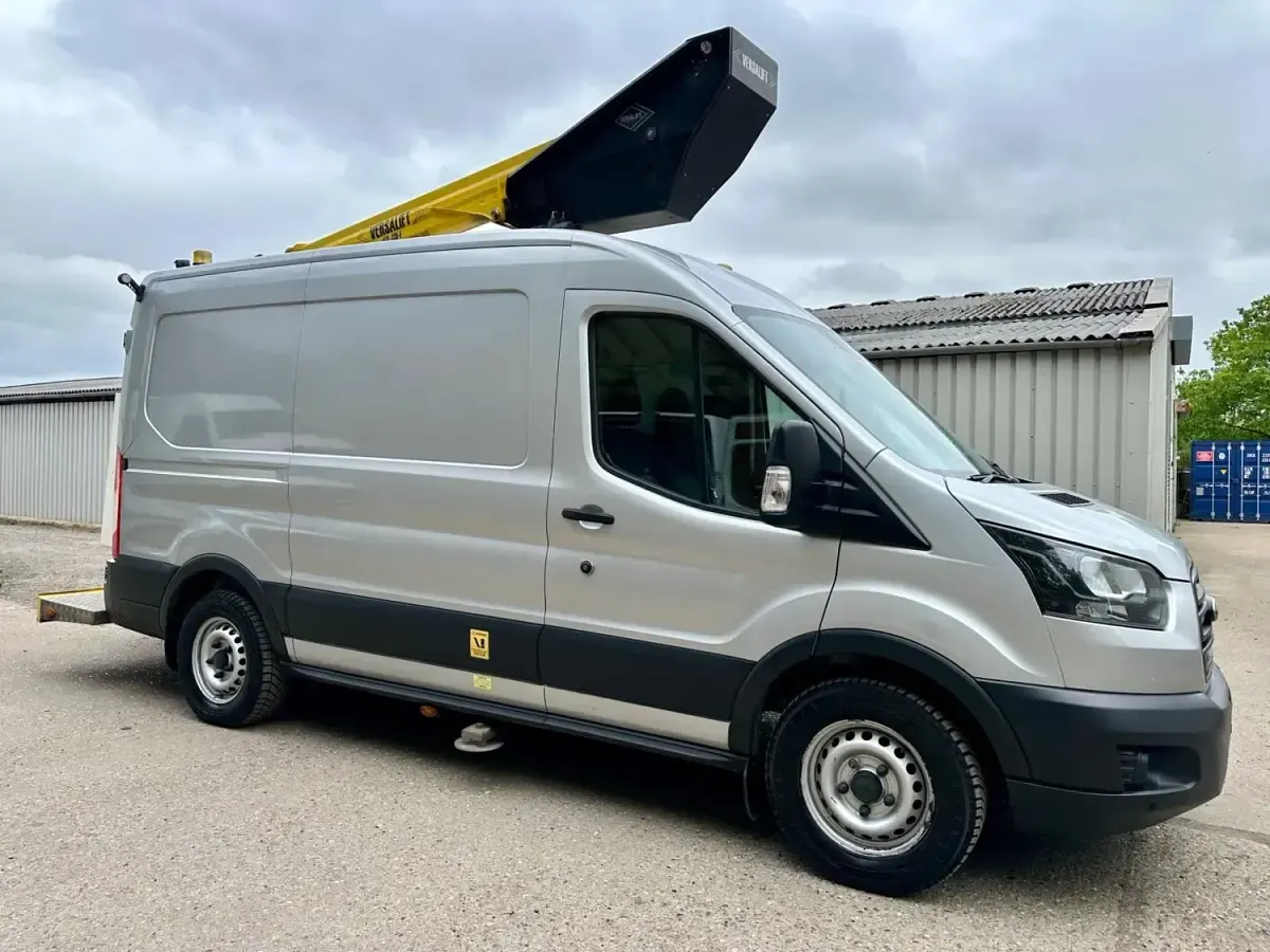 Second-hand Ford Transit 130 CP (95 kW) 2019 Argintiu Van