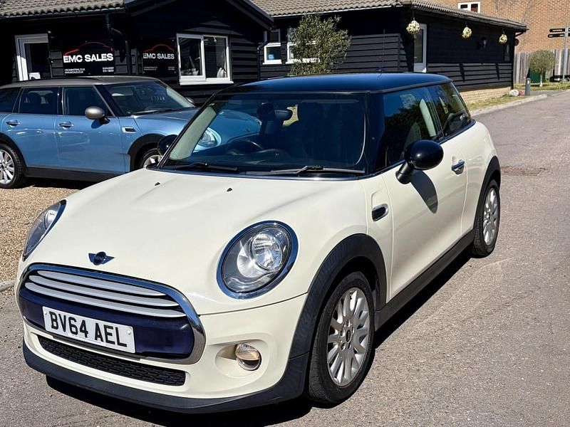 Używany Mini Cooper Hatch 2014 Biały Hatchback