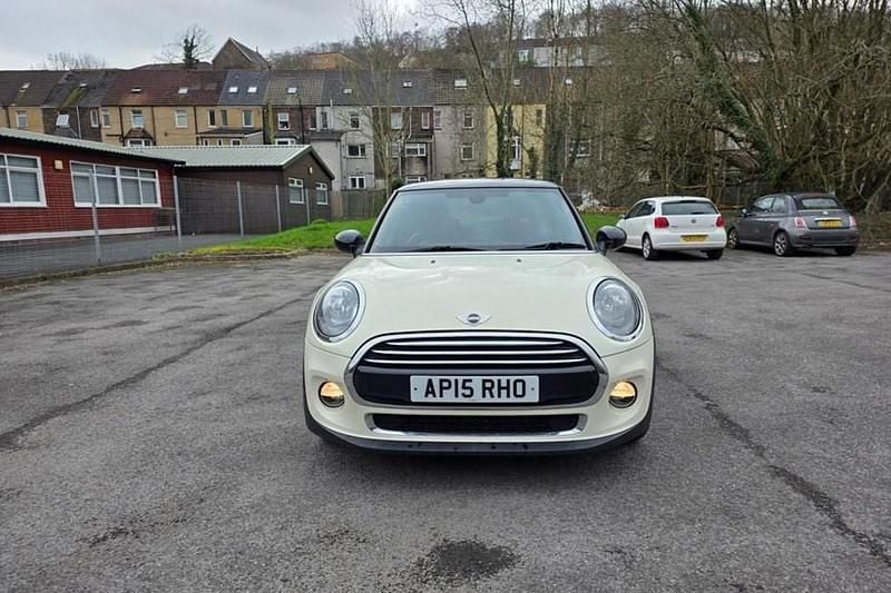 Used Mini Cooper Hatch 2015 White Hatchback