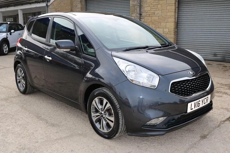 Used Kia Venga 123 HP (90 kW) 2016 Silver Hatchback