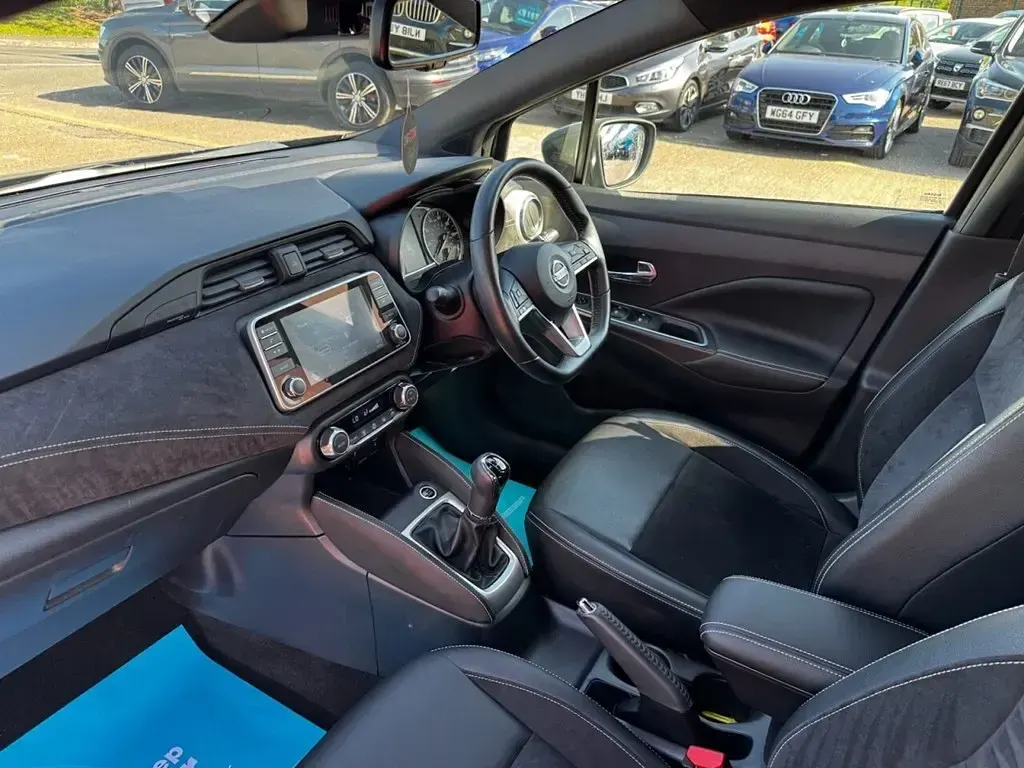 Używany Nissan Micra S 100 KM (73 kW) 2020 Czarny Hatchback
