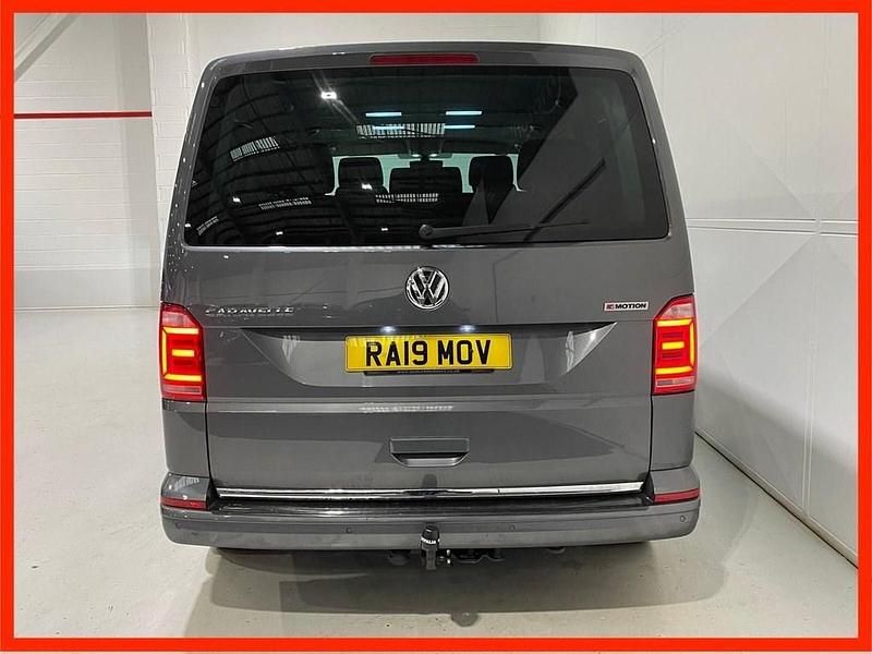 Used VW Caravelle Executive 199 HP (146 kW) 2019 Grey MPV
