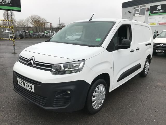 Used Citroën Berlingo 100 HP (73 kW) 2021 White MPV