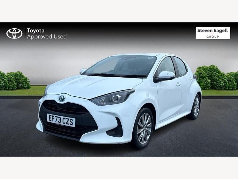 Used Toyota Yaris Hybrid 2023 White Hatchback