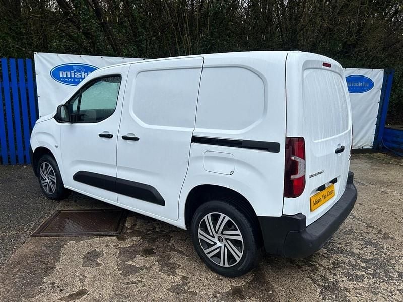 Used Citroën Berlingo 100 HP (73 kW) 2021 White MPV