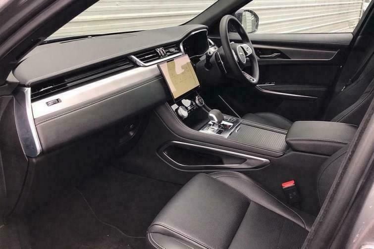 Used Jaguar F-Pace R-Dynamic 204 HP (150 kW) 2021 Eiger grey metallic SUV