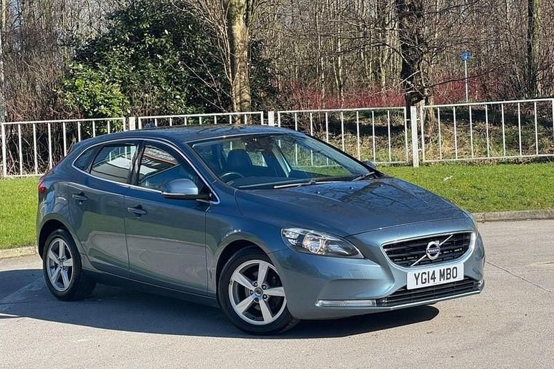 Used Volvo V40 SE 2014 Blue Hatchback
