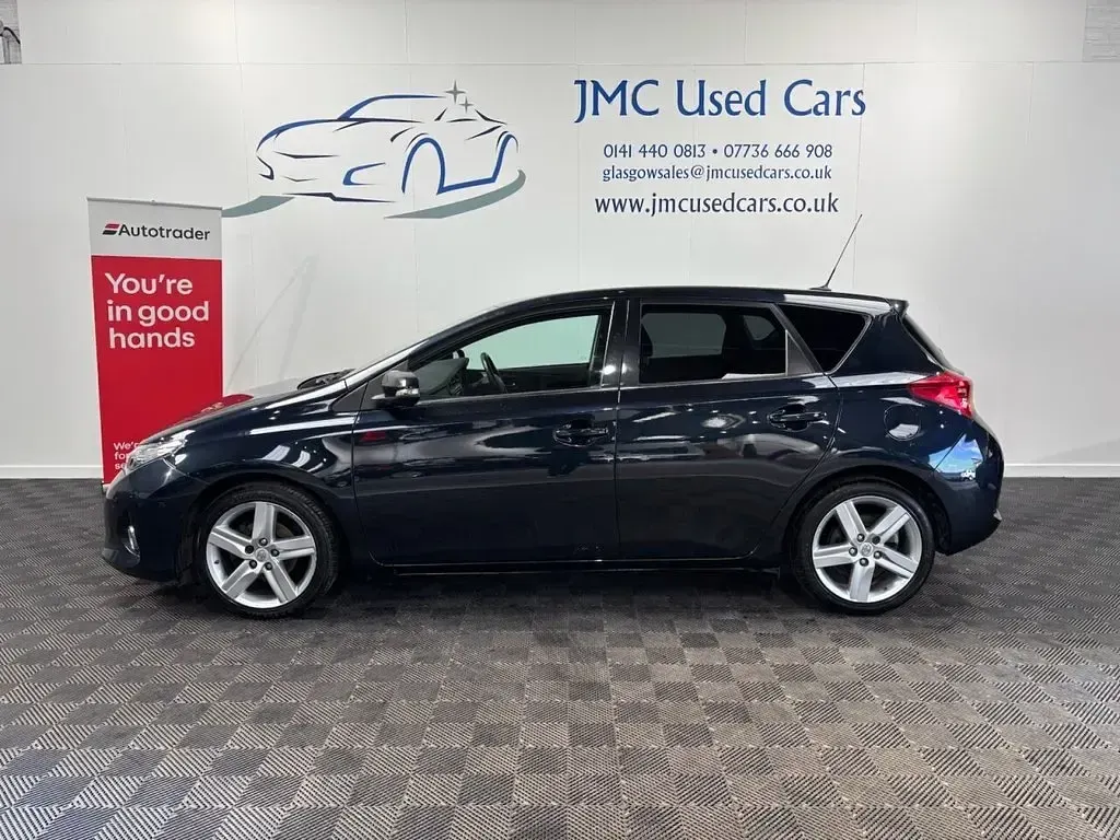Used Toyota Auris 90 HP (66 kW) 2015 Grey Hatchback