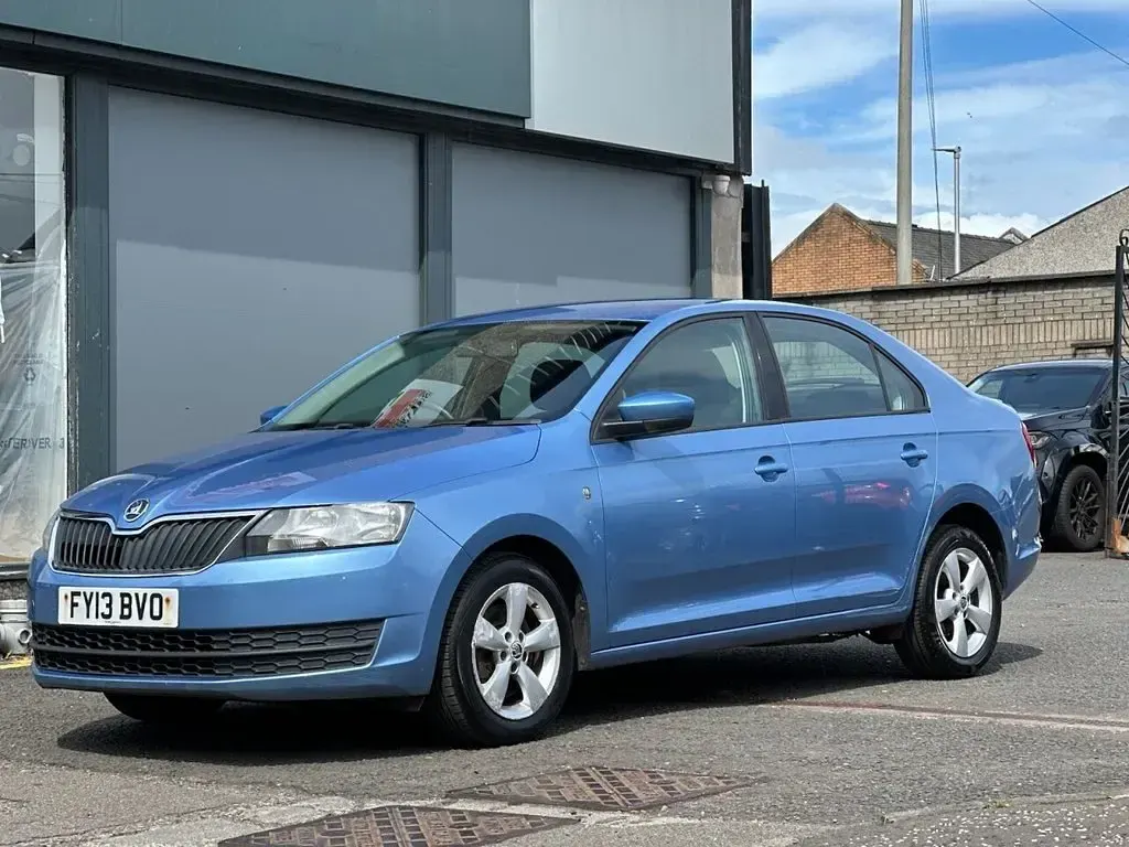 Used Skoda Rapid SE 122 HP (89 kW) 2013 Blue Hatchback