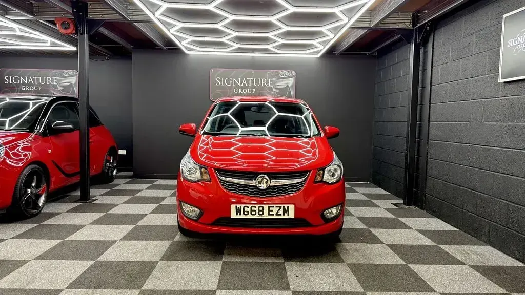 Used Vauxhall Viva 73 HP (53 kW) 2019 Red Hatchback