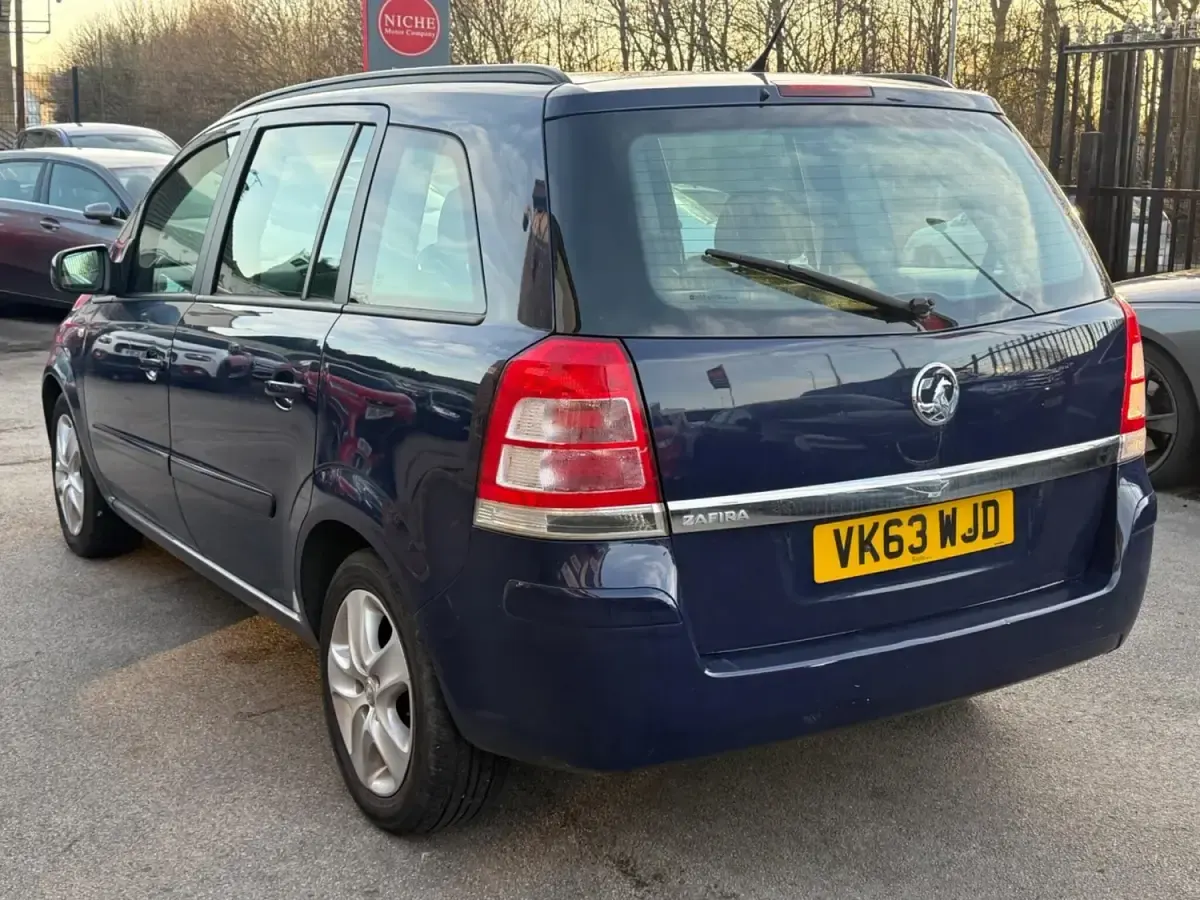 Usado Vauxhall Zafira 2014 Azul Monovolume