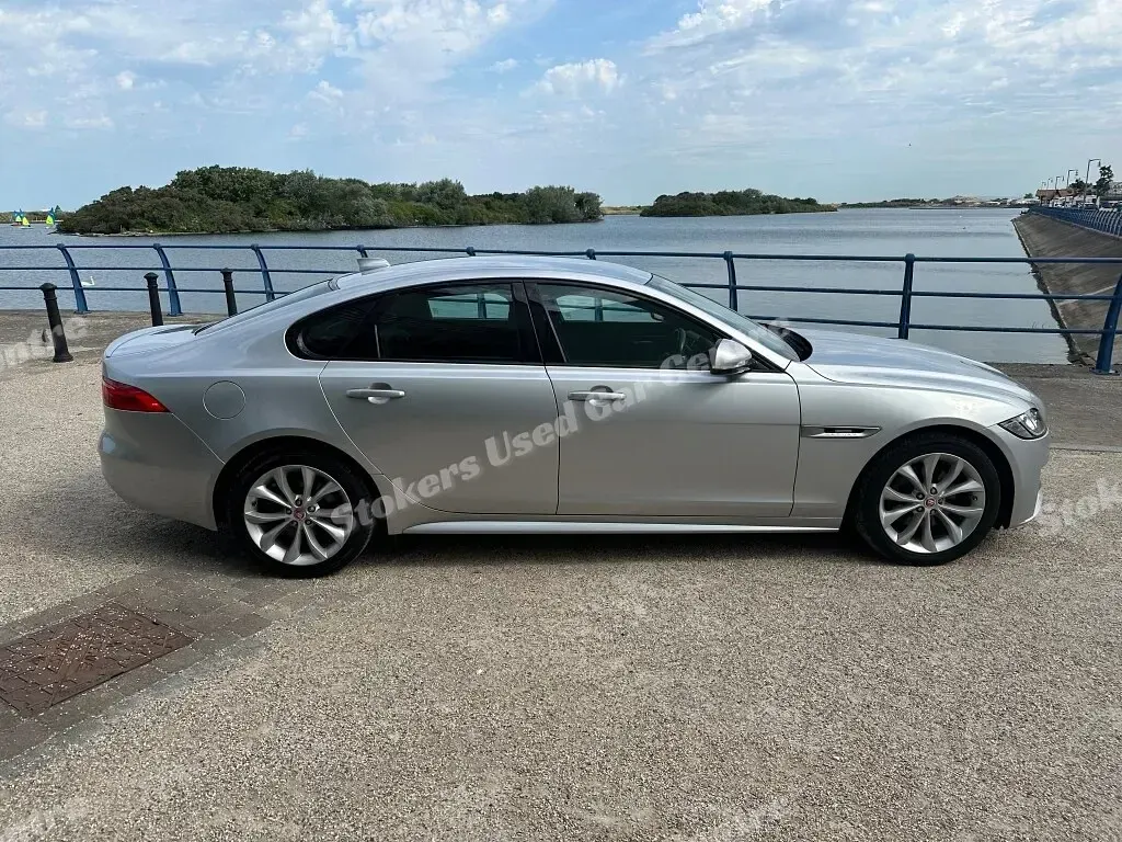 Used Jaguar XF R-Sport 180 HP (132 kW) 2017 Silver Sedan