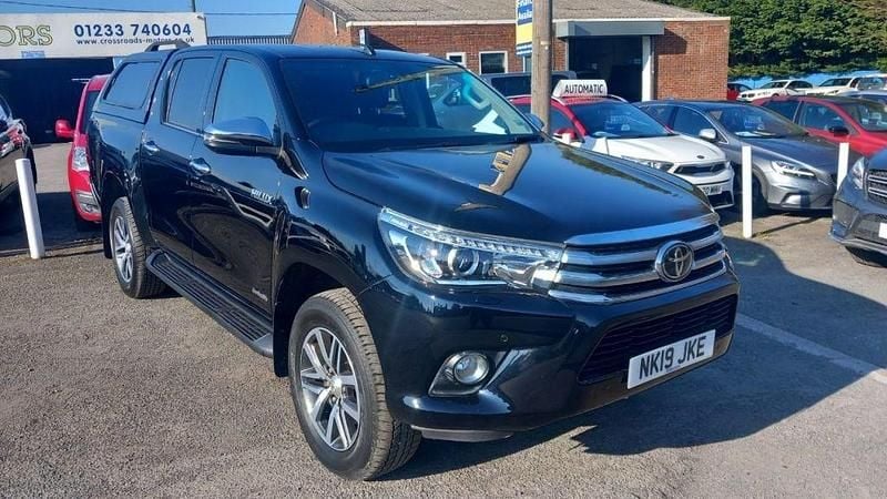 Used Toyota HiLux 150 HP (110 kW) 2019 Black Pickup