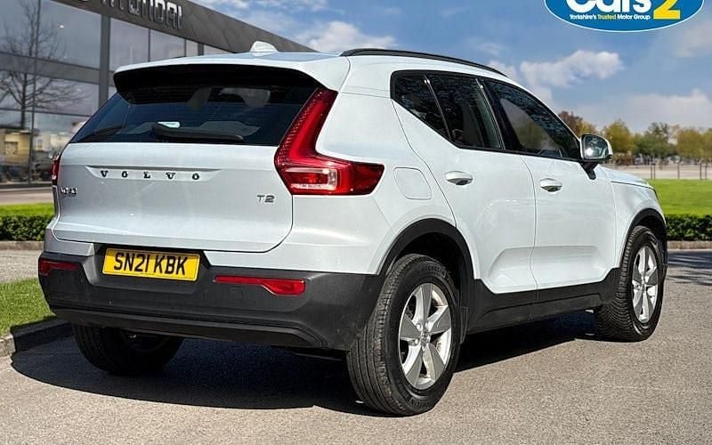 Second-hand Volvo XC40 Momentum 129 CP (94 kW) 2021 Argintiu SUV