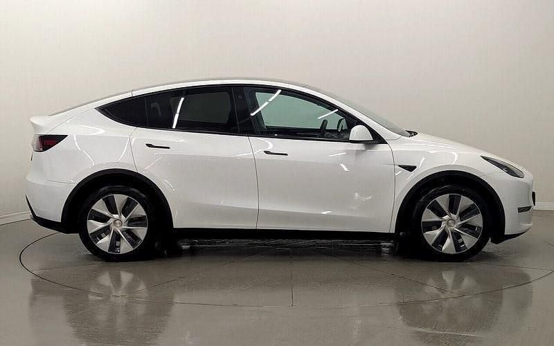 Used Tesla Model Y Long Range AWD 286 kW (389 HP) 2025 SUV