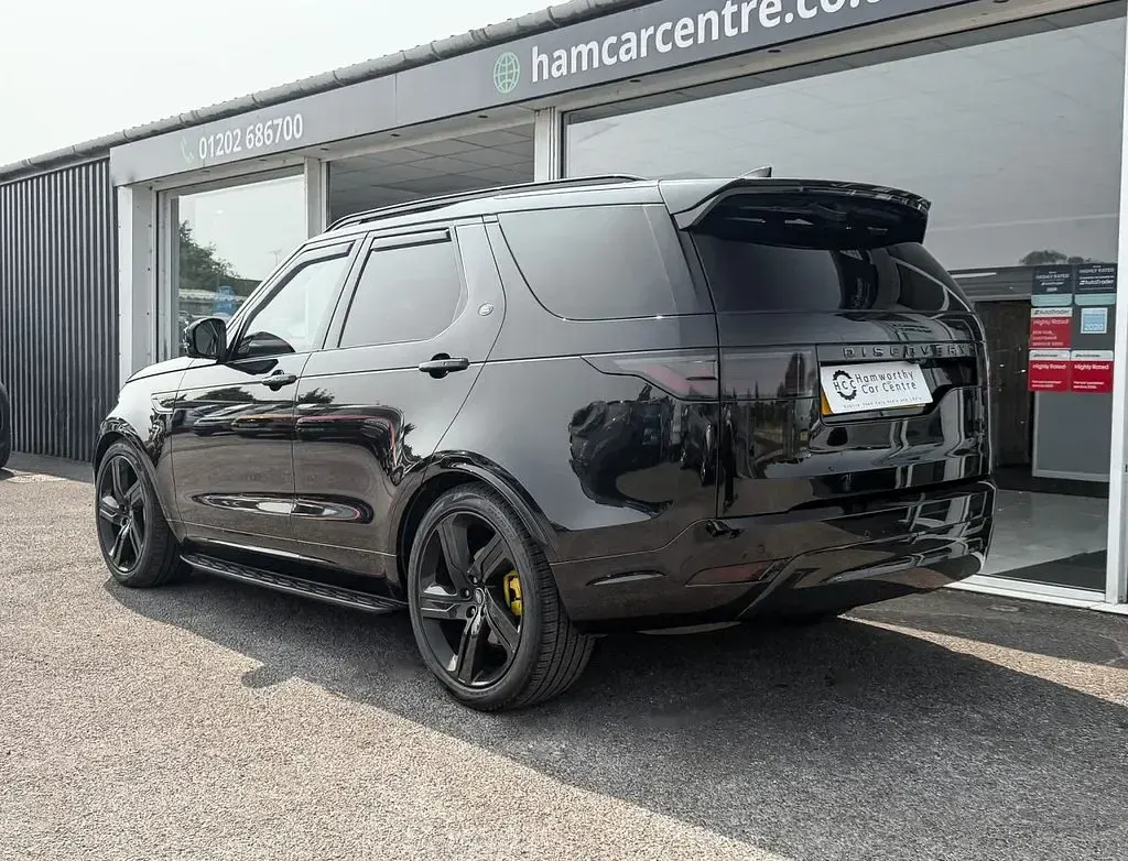 Used Land Rover Discovery 5 HSE Dynamic 300 HP (220 kW) 2024 Black SUV