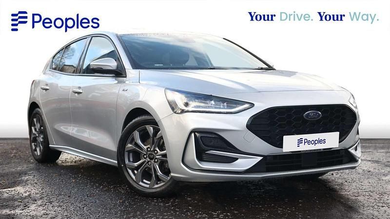 Used Ford Focus ST-Line 125 HP (91 kW) 2023 Silver Hatchback