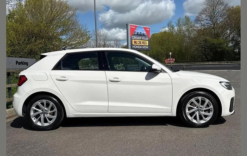 Begagnad Audi A1 Sport 113 HK (83 kW) 2019 Vit SUV