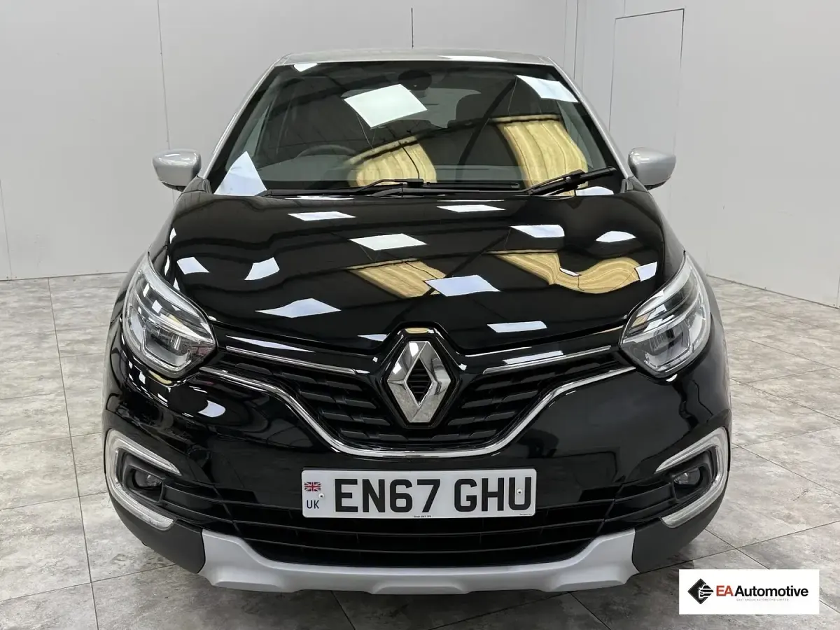 Used Renault Captur Dynamique 90 HP (66 kW) 2018 Black/silver SUV