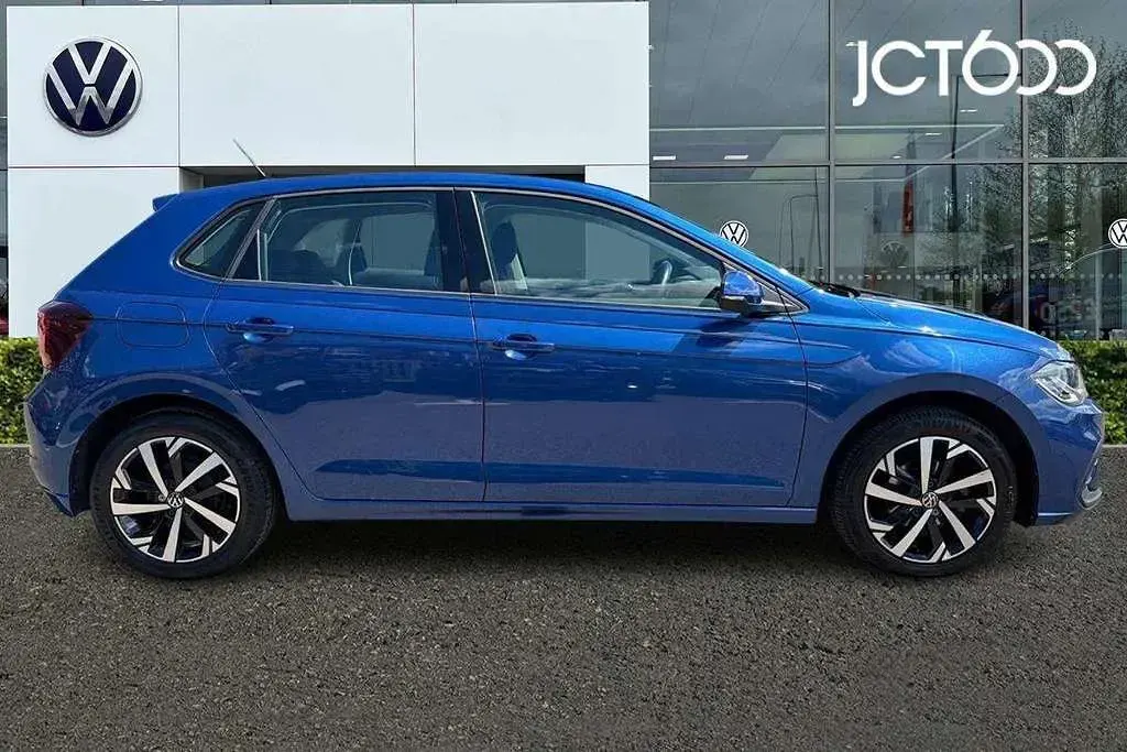 Used VW Polo Life 95 HP (69 kW) 2023 Blue Hatchback